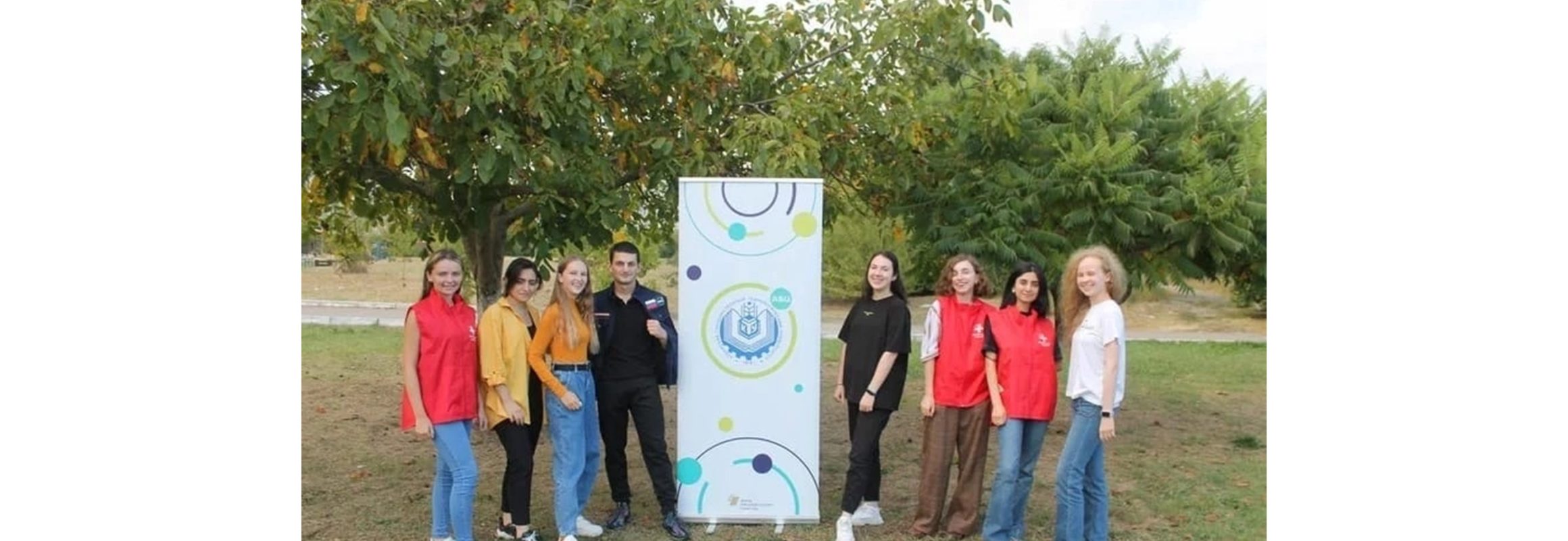 Карина посмотрела репортаж о волонтерском движении - 98 фото