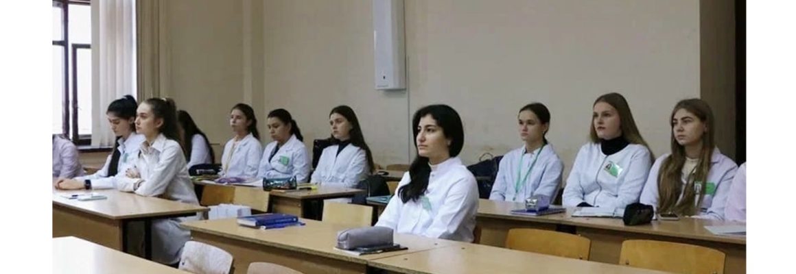 «Волонтеры-медики» на базе КубГМУ прочитали лекцию для студентов о видах стресса, как с ним бороться и какие бывают последствия