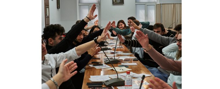 Отгремел второй отборочный этап Кубка по парламентским дебатам «M-league»!