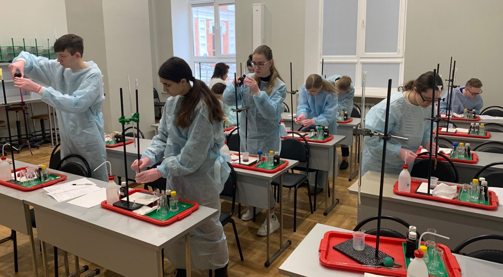 Колледж участники. Учитель тема урока. Биологические колледжи после 9 класса. Хим колледж. Кропоткин медицинский колледж.