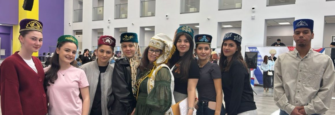 Иностранные студенты КубГМУ – участники городского фестиваля «ЭТНОмолодость – Краснодар!»