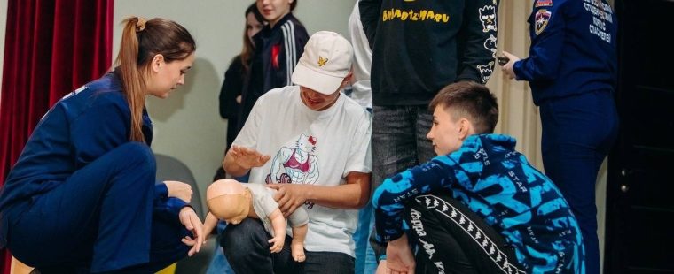 Добровольцы КубГМУ провели мастер-класс по первой помощи в ВДЦ «Смена»