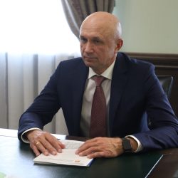 Сергей Алексеенко обсудил актуальные вопросы подготовки медицинских кадров с председателем ЗСК Юрием Бурлачко