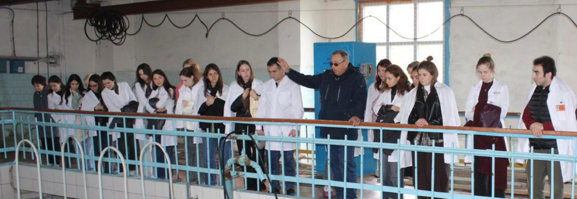 Выездное занятие студентов медико-профилактического факультета на Таманском групповом водозаборе