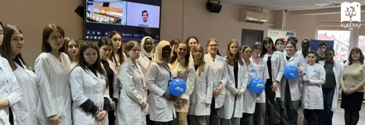Студенты КубГМУ приняли участие в мастер-классе по работе с небулайзерами и термометрами