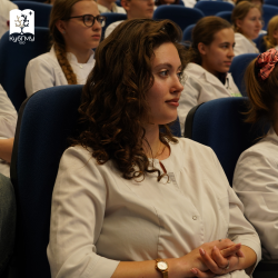 Диалог поколений в КубГМУ: первая встреча ко Дню наставника